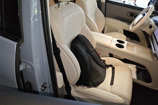 Li Auto Li Auto i8 2025, 7700 км, за 47485 USD - фото 23