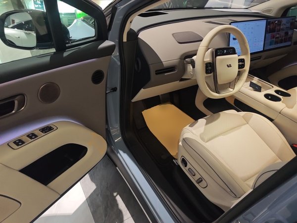 Li Auto Li Auto i8 2025, 8100 км, за 47473 USD - фото 19