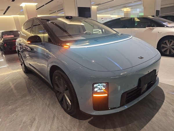 Li Auto Li Auto i8 2025, 8100 км, за 47473 USD
