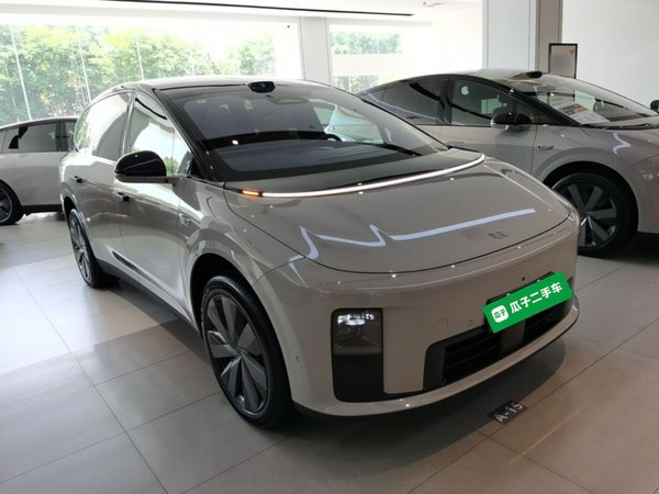 Li Auto Li Auto i8 2025, 6700 км, за 48363 USD