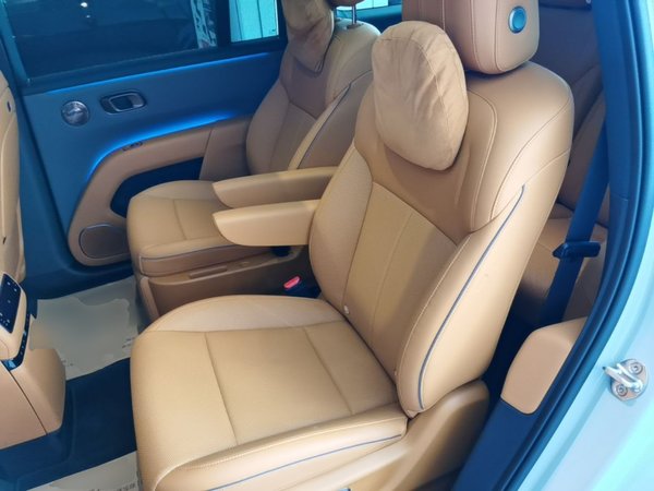 Li Auto Li Auto i8 2025, 6700 км, за 48363 USD - фото 20