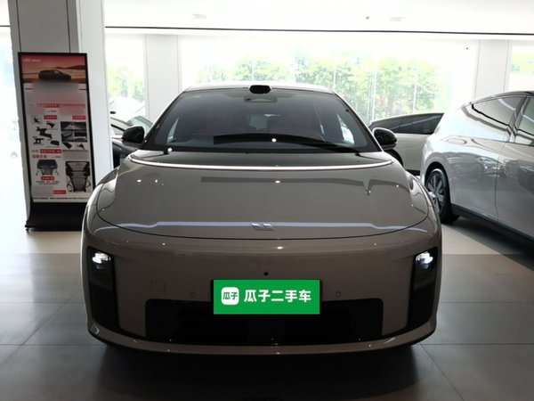 Li Auto Li Auto i8 2025, 6700 км, за 48363 USD