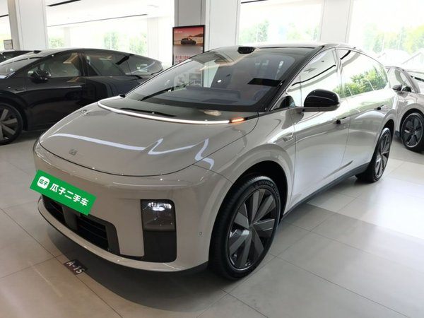Li Auto Li Auto i8 · 2025 год