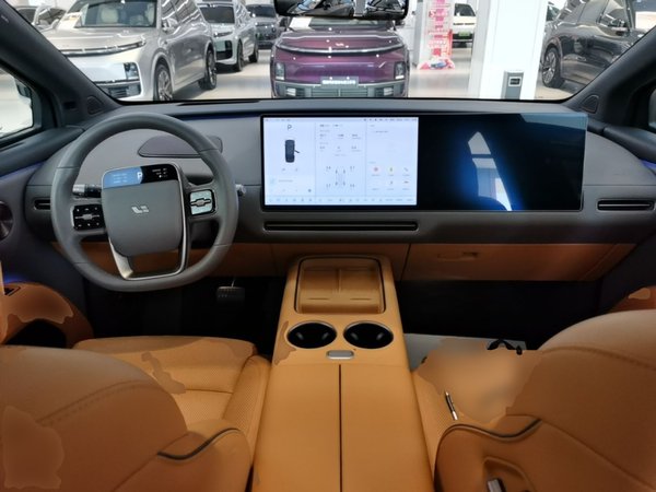 Li Auto Li Auto i8 2025, 6700 км, за 48363 USD - фото 13