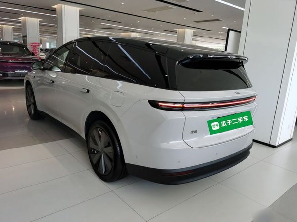 Li Auto Li Auto i8 2025, 6700 км, за 48363 USD
