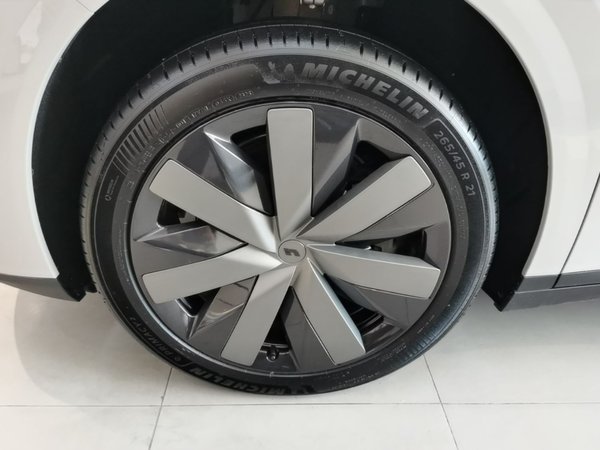 Li Auto Li Auto i8 2025, 6700 км, за 48363 USD - фото 8
