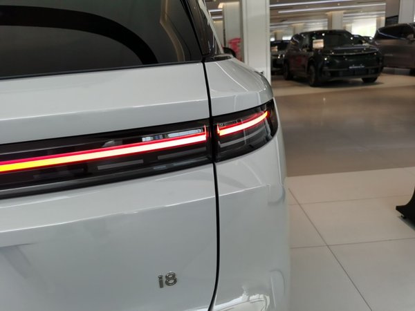 Li Auto Li Auto i8 2025, 6700 км, за 48363 USD - фото 7