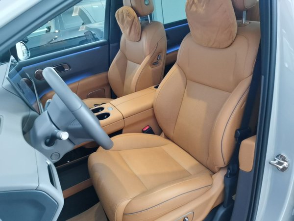 Li Auto Li Auto i8 2025, 6700 км, за 48363 USD - фото 18