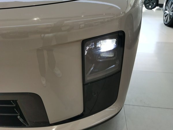Li Auto Li Auto i8 2025, 6700 км, за 48363 USD - фото 9