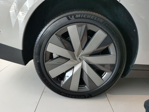 Li Auto Li Auto i8 2025, 6700 км, за 48363 USD - фото 10