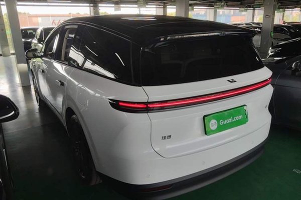 Li Auto Li Auto i8 2025, 100 км, за 48126 USD