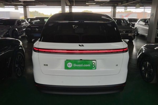 Li Auto Li Auto i8 2025, 100 км, за 48126 USD