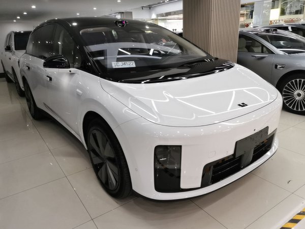 Li Auto Li Auto i8 2025, 10400 км, за 47304 USD - фото 19