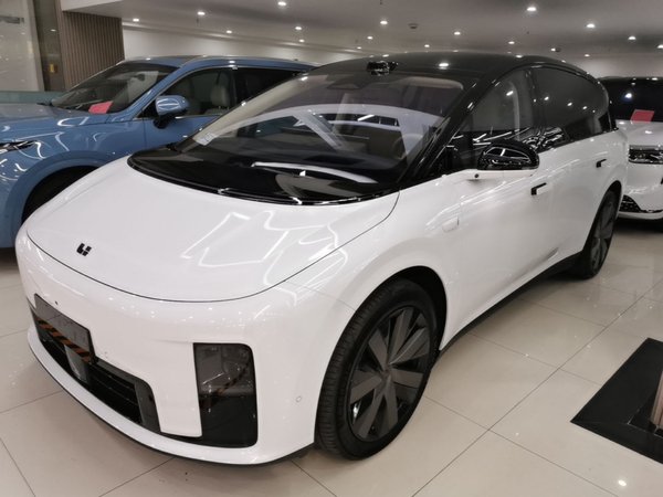Li Auto Li Auto i8 · 2025 год