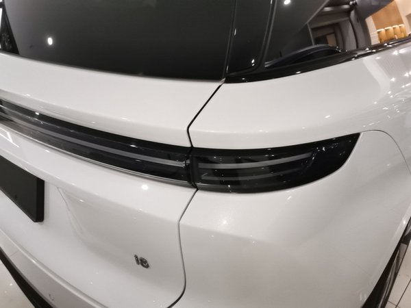 Li Auto Li Auto i8 2025, 10400 км, за 47304 USD - фото 23