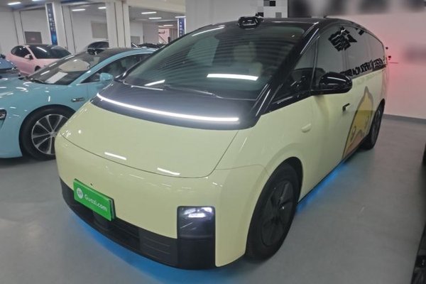 Li Auto MEGA · 2024 год