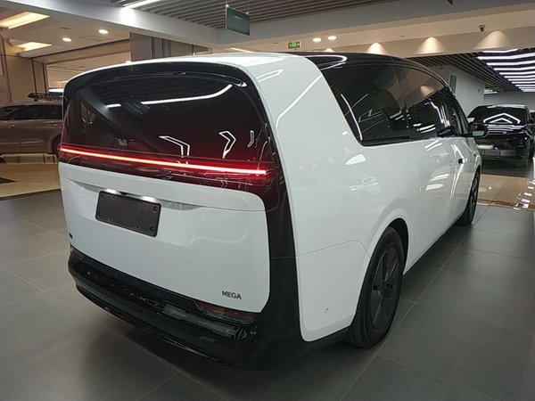 Li Auto MEGA 2025, 2300 км, за 77815 USD - фото 6