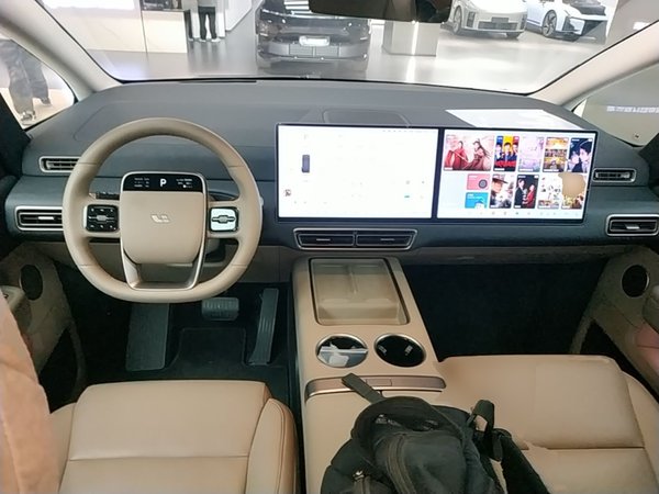 Li Auto MEGA 2025, 2300 км, за 77815 USD - фото 13