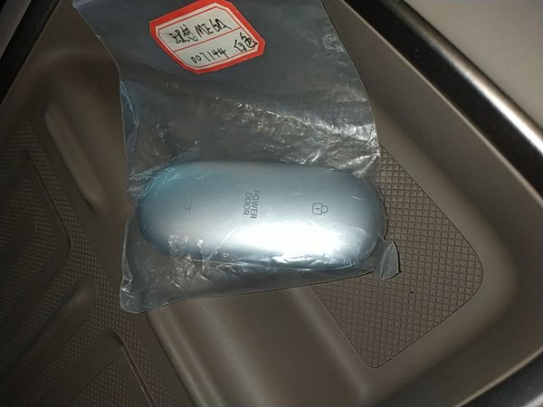 Li Auto MEGA 2025, 2300 км, за 77815 USD - фото 12