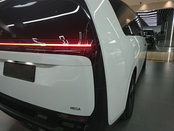 Li Auto MEGA 2025, 2300 км, за 77815 USD - фото 7