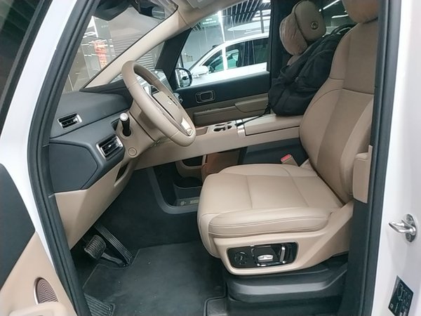 Li Auto MEGA 2025, 2300 км, за 77815 USD - фото 18