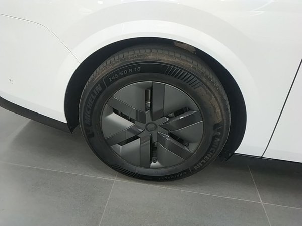Li Auto MEGA 2025, 2300 км, за 77815 USD - фото 10