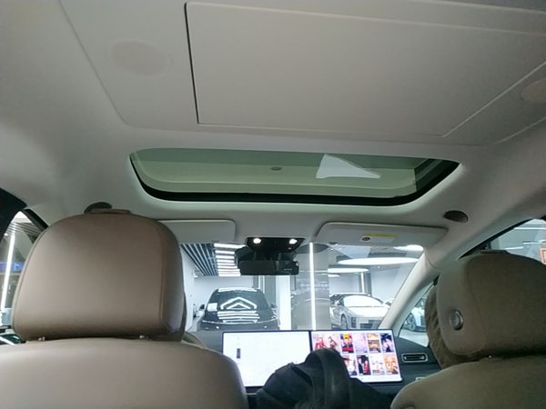 Li Auto MEGA 2025, 2300 км, за 77815 USD - фото 21