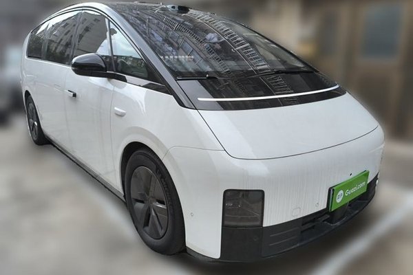 Li Auto MEGA 2025, 3500 км, за 74737 USD