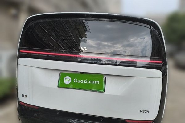 Li Auto MEGA 2025, 3500 км, за 74737 USD