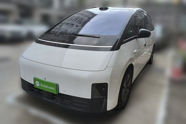 Li Auto MEGA · 2025 год