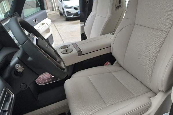 Li Auto MEGA 2025, 3500 км, за 74737 USD - фото 14