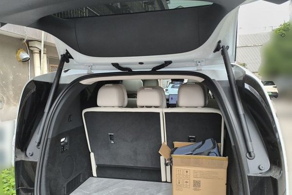 Li Auto MEGA 2025, 3500 км, за 74737 USD - фото 16