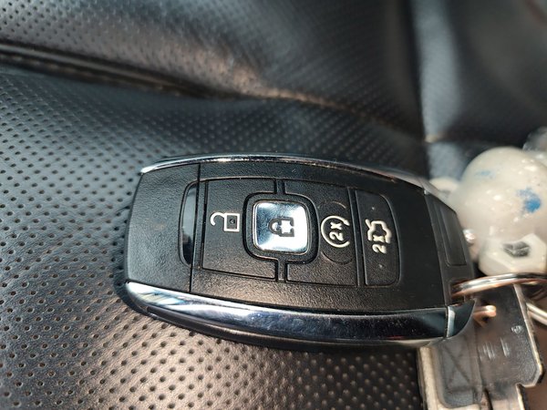 Lincoln Continental 2017, 102600 км, за 12128 USD - фото 9