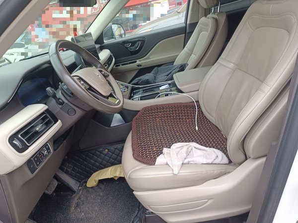 Lincoln Aviator 2021, 49100 км, за 32773 USD - фото 16