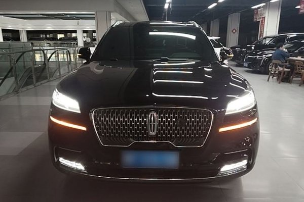 Lincoln Aviator 2020, 90500 км, за 31584 USD