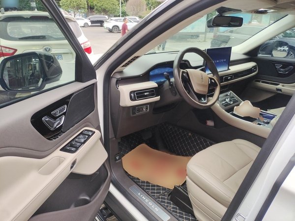 Lincoln Aviator 2020, 90700 км, за 26830 USD - фото 17