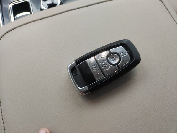 Lincoln Aviator 2020, 90700 км, за 26830 USD - фото 9
