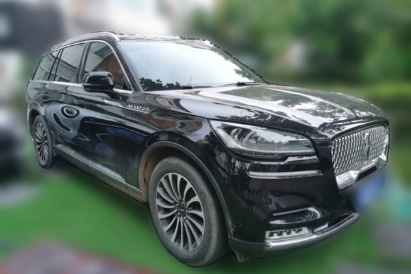 Lincoln Aviator 2021, 53400 км, за 34079 USD