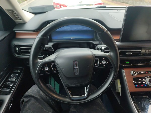 Lincoln Aviator 2022, 38000 км, за 42993 USD - фото 11