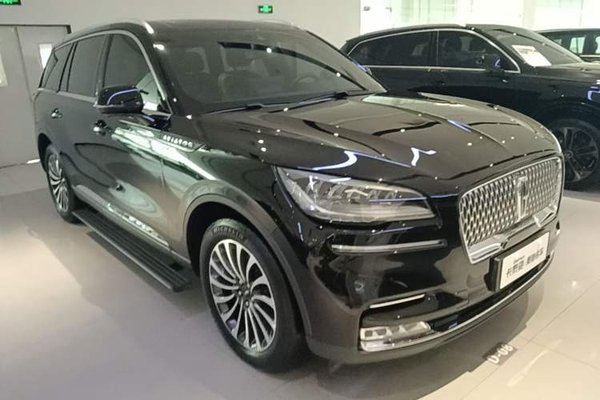 Lincoln Aviator 2023, 51300 км, за 45045 USD