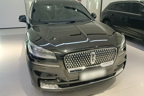 Lincoln Aviator 2023, 51300 км, за 45045 USD