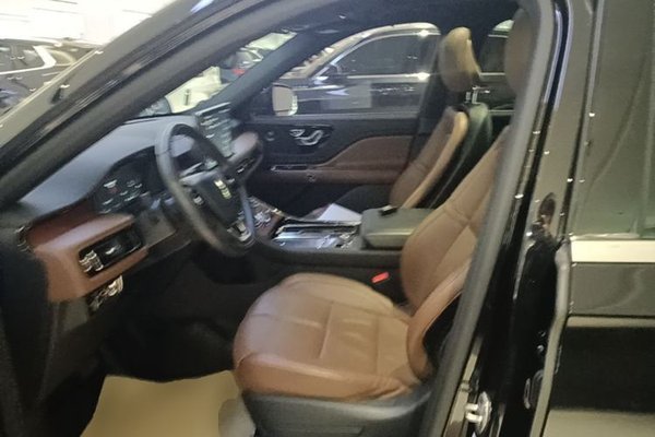 Lincoln Aviator 2023, 51300 км, за 45045 USD - фото 18