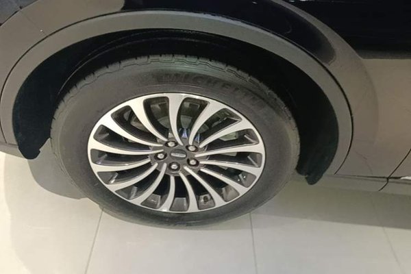 Lincoln Aviator 2023, 51300 км, за 45045 USD - фото 8
