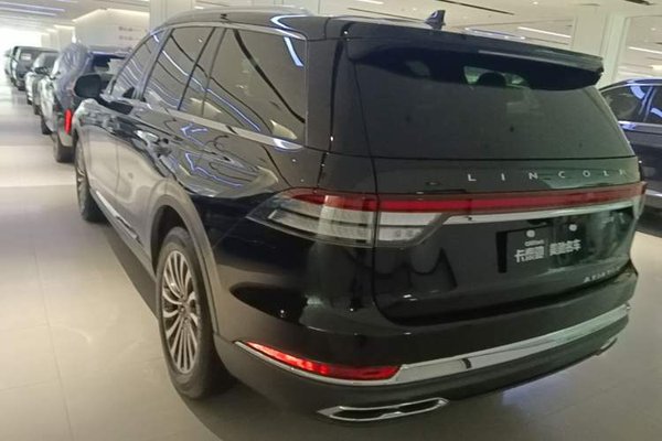 Lincoln Aviator 2023, 51300 км, за 45045 USD