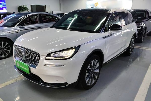Lincoln Corsair · 2022 год