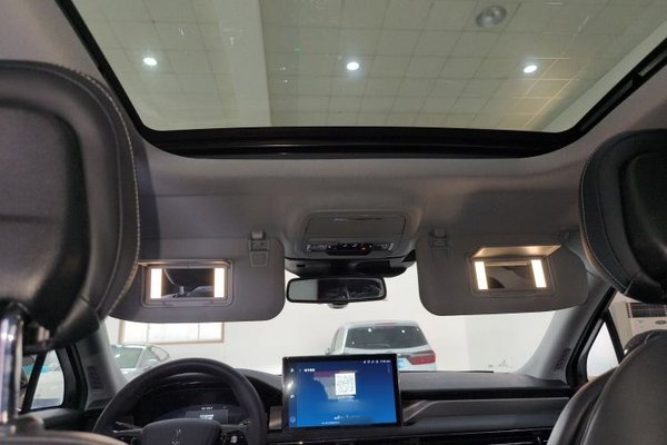 Lincoln Corsair New Energy 2021, 49300 км, за 18625 USD - фото 21