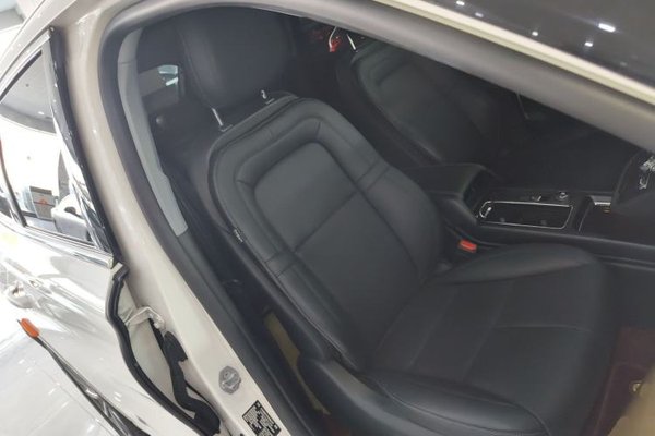 Lincoln Corsair New Energy 2021, 49300 км, за 18625 USD - фото 19