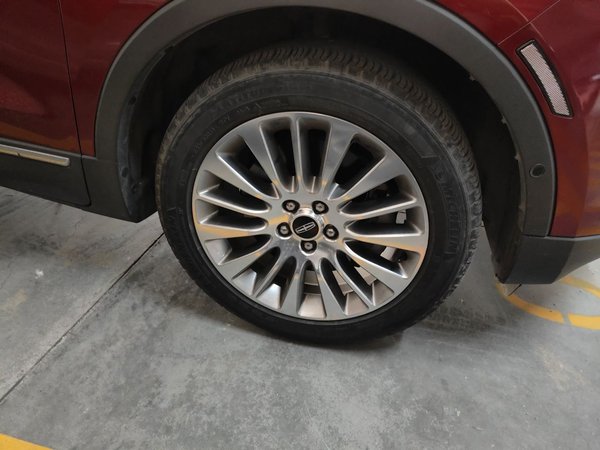 Lincoln MKC 2014, 33100 км, за 9300 USD