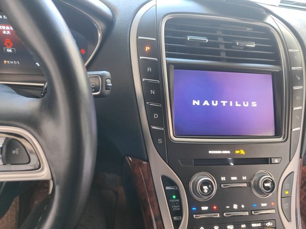 Lincoln Nautilus 2019, 124200 км, за 16915 USD - фото 17