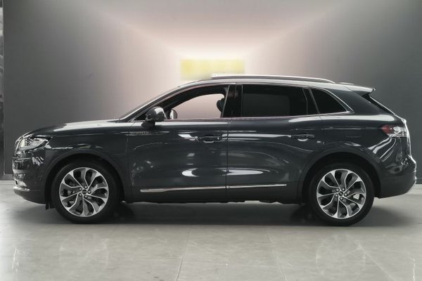Lincoln Nautilus 2021, 29200 км, за 24517 USD